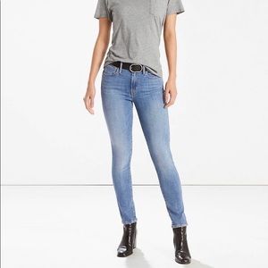 Levi High Rise Skinny Jean Size 27